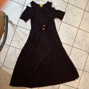 Liz Lange. XL black dress. V neck. Open shoulder.